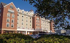 Salem Waterfront Hotel & Suites